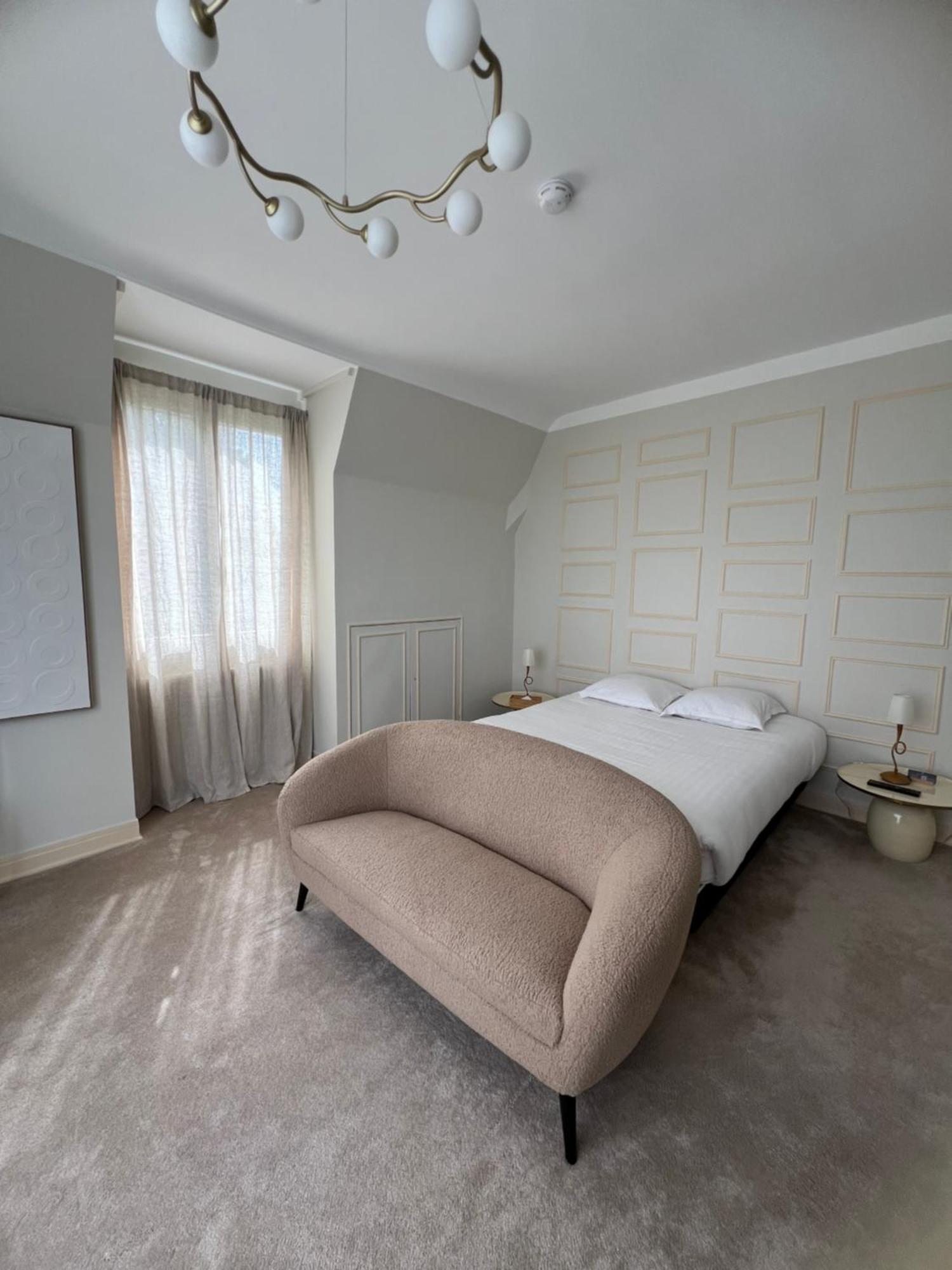 Domaine De La Corniche 4* Rolleboise