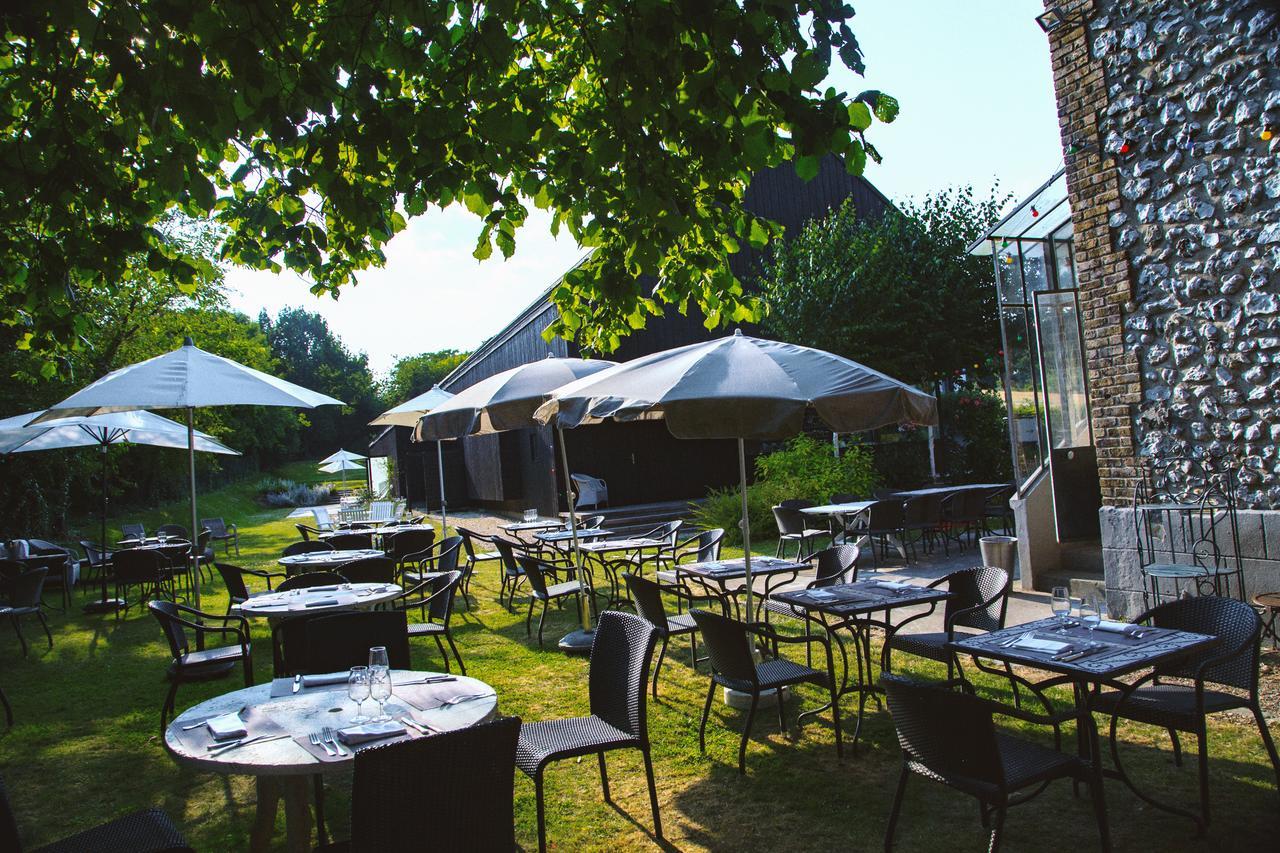Domaine De La Corniche 4* Rolleboise